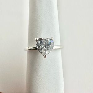 Sparkling Heart Solitaire Ring